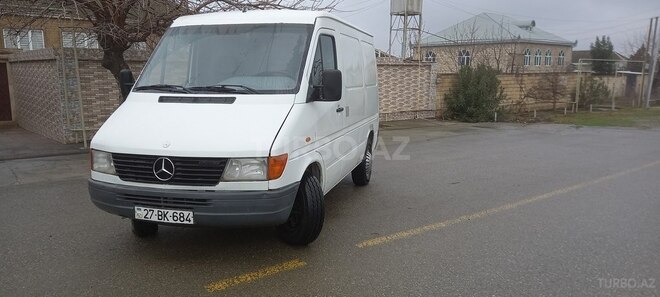 Mercedes 208 D 1997, 500,000 km - 2.3 l - Xaçmaz