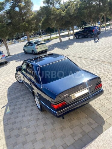 Mercedes E 220 1994, 350,866 km - 2.2 l - Bakı