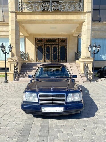 Mercedes E 220 1994, 350,866 km - 2.2 l - Bakı