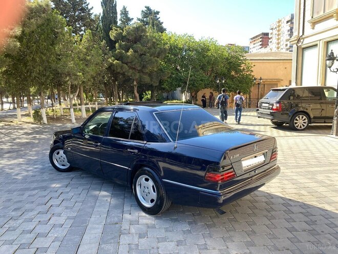 Mercedes E 220 1994, 350,866 km - 2.2 l - Bakı