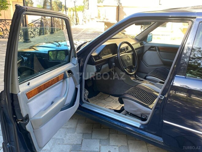 Mercedes E 220 1994, 350,866 km - 2.2 l - Bakı
