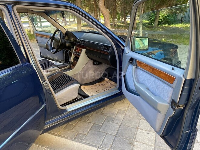 Mercedes E 220 1994, 350,866 km - 2.2 l - Bakı