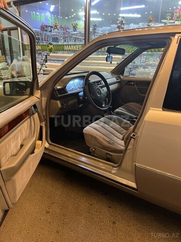 Mercedes E 220 1994, 690,324 km - 2.2 l - Göyçay