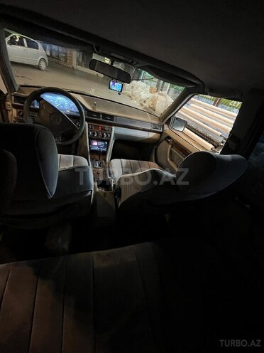 Mercedes E 220 1994, 690,324 km - 2.2 l - Göyçay