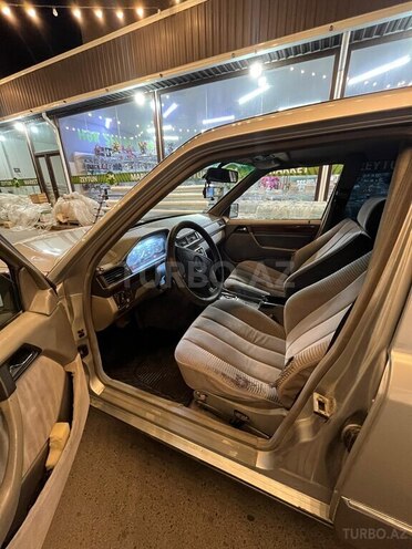 Mercedes E 220 1994, 690,324 km - 2.2 l - Göyçay