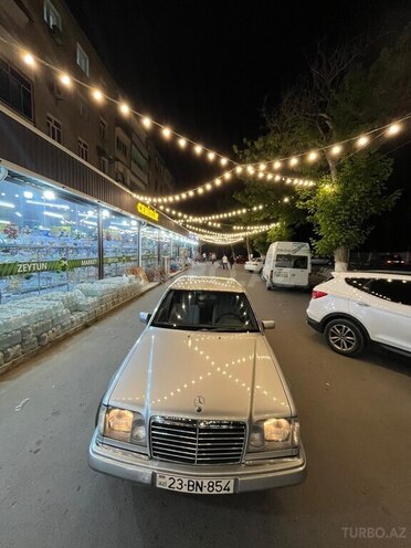 Mercedes E 220 1994, 690,324 km - 2.2 l - Göyçay
