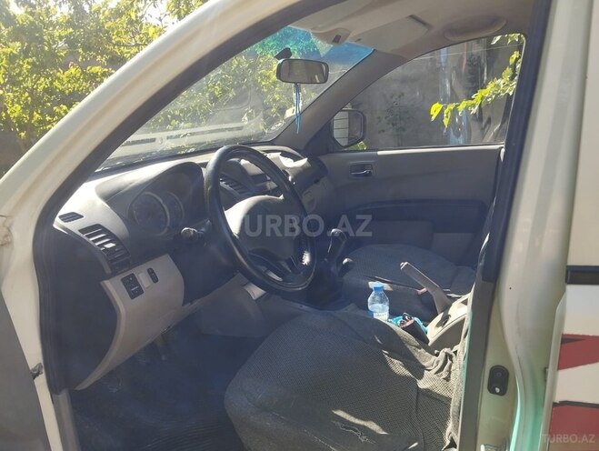Mitsubishi L200 2008, 320,000 km - 2.5 l - Bakı