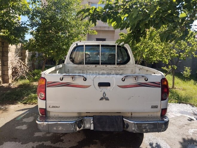 Mitsubishi L200 2008, 320,000 km - 2.5 l - Bakı