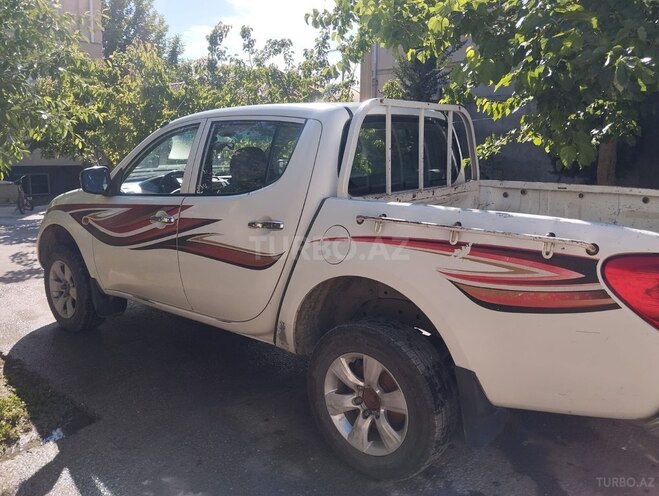 Mitsubishi L200 2008, 320,000 km - 2.5 l - Bakı