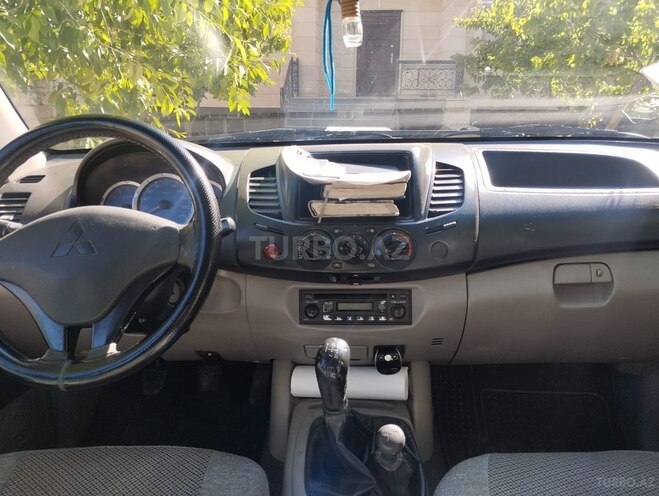 Mitsubishi L200 2008, 320,000 km - 2.5 l - Bakı