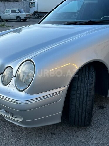 Mercedes E 280 2000, 278,400 km - 2.8 l - Göyçay