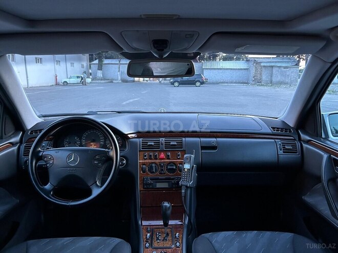 Mercedes E 280 2000, 278,400 km - 2.8 l - Göyçay