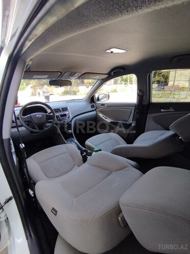 Hyundai Accent 2015, 139,000 km - 1.6 л - Bakı
