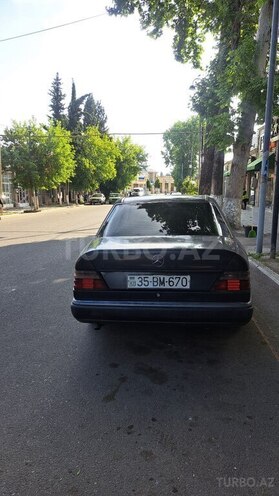 Mercedes E 200 1990, 125,300 km - 2.0 l - Qazax
