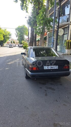 Mercedes E 200 1990, 125,300 km - 2.0 l - Qazax