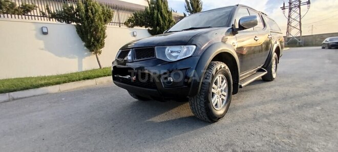 Mitsubishi L200-2
