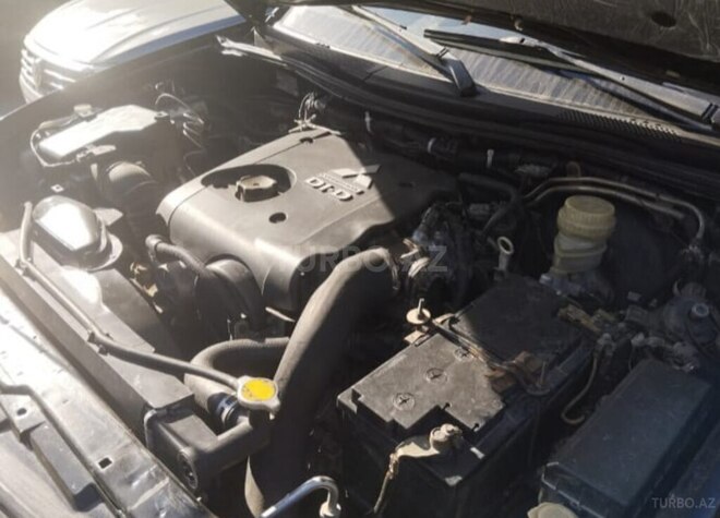 Mitsubishi L200-9