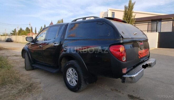 Mitsubishi L200-12