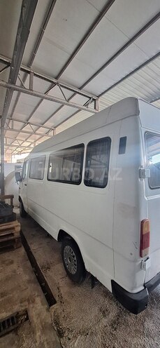 Mercedes 208 D 1992, 295,853 km - 2.3 l - Bakı