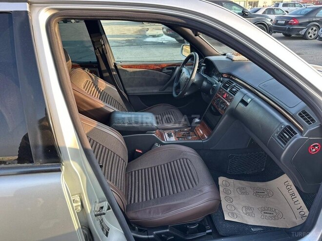 Mercedes E 200 2000, 28,666 km - 2.0 l - Bakı