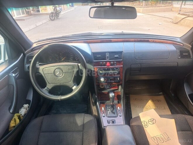 Mercedes C 180 1999, 380,000 km - 1.8 л - Bakı