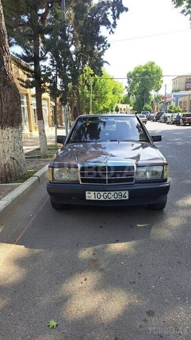 Mercedes 190 1992, 153,000 km - 1.8 l - Qazax