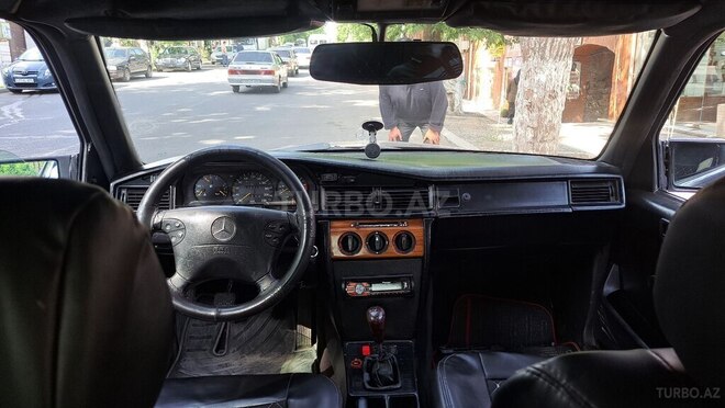 Mercedes 190 1992, 153,000 km - 1.8 l - Qazax