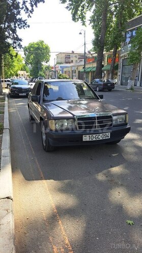 Mercedes 190 1992, 153,000 km - 1.8 l - Qazax