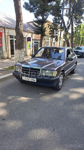 Mercedes 190 1992, 153,000 km - 1.8 l - Qazax