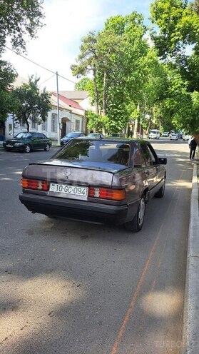 Mercedes 190 1992, 153,000 km - 1.8 l - Qazax