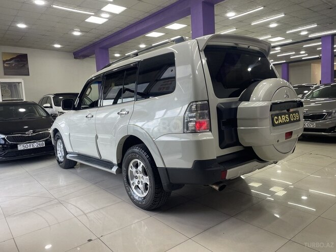 Mitsubishi Pajero-13
