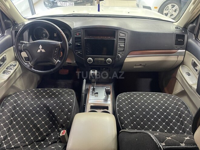 Mitsubishi Pajero-6