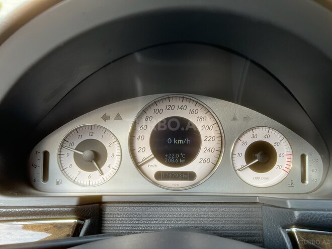 Mercedes E 320 2002, 175,000 km - 3.2 l - Bakı