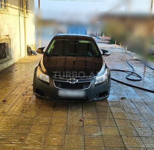 Chevrolet Cruze 2015, 240,000 km - 1.4 l - Salyan