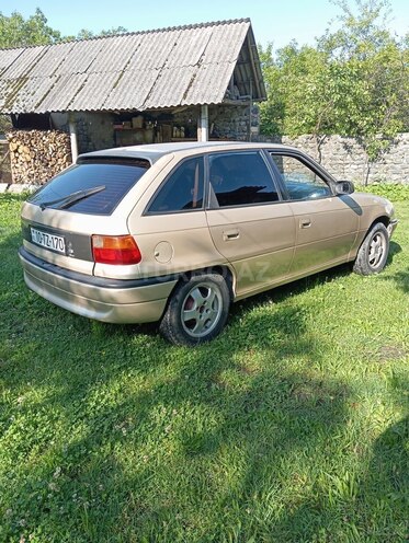 Opel Astra 1996, 364,557 km - 1.6 l - Qax