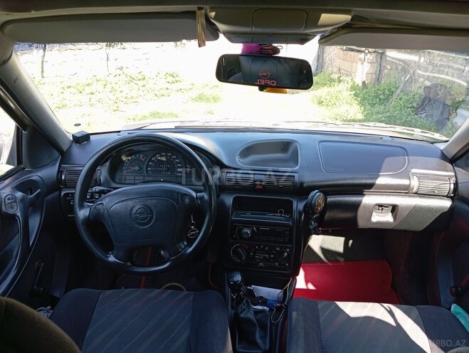 Opel Astra 1996, 364,557 km - 1.6 l - Qax
