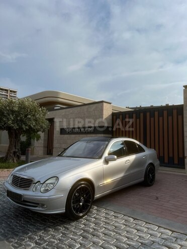 Mercedes E 320 2002, 175,000 km - 3.2 l - Bakı
