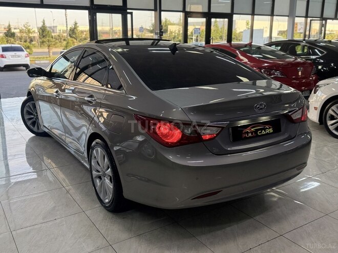 Hyundai Sonata-10