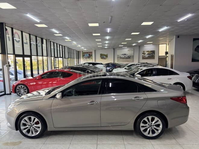 Hyundai Sonata-6