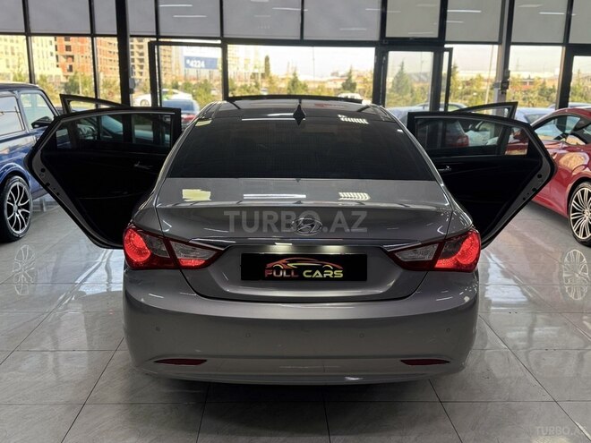 Hyundai Sonata-8