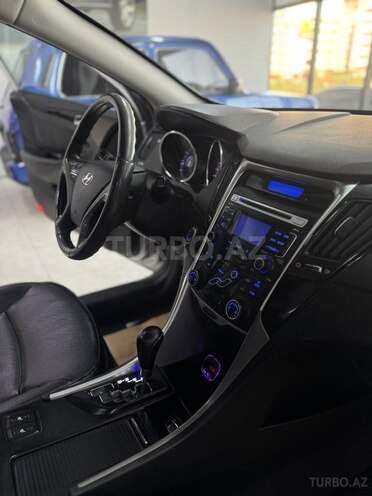 Hyundai Sonata-19