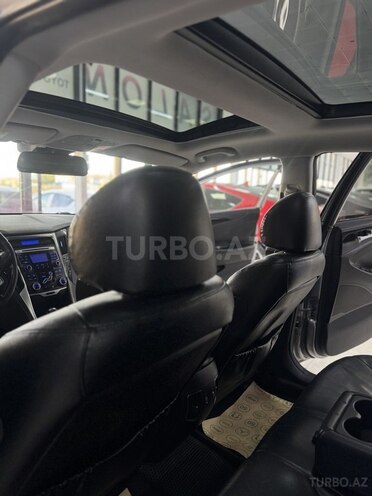 Hyundai Sonata-16