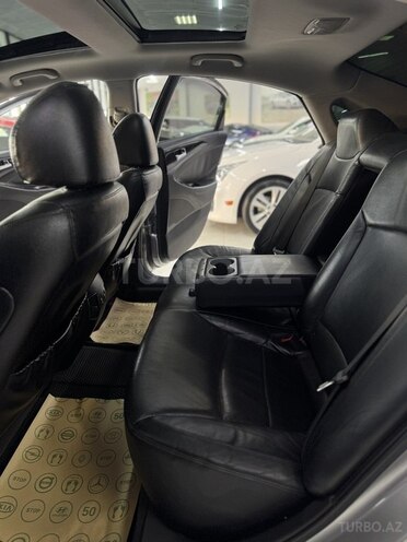 Hyundai Sonata-15