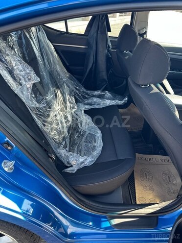 Hyundai Elantra 2018, 99,000 km - 2.0 l - Bakı