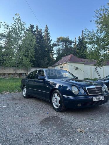 Mercedes E 230 1996, 450,000 km - 2.3 l - Beyləqan
