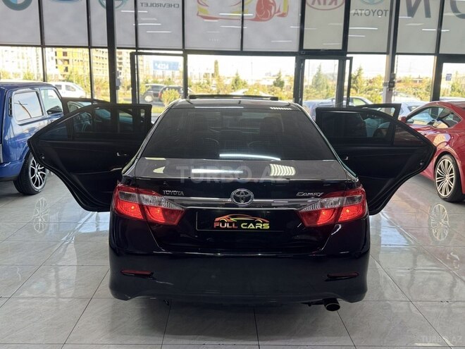 Toyota Camry-11