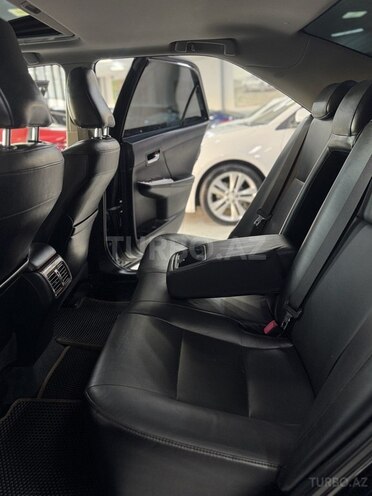 Toyota Camry-12
