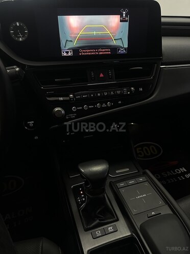 Lexus ES 300h-17