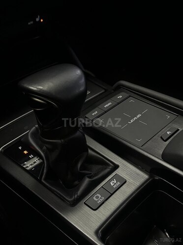 Lexus ES 300h-13