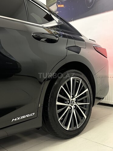 Lexus ES 300h-27